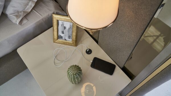 Eyna Bedroom Collection - Image 8