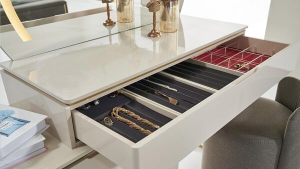 Eyna Bedroom Collection - Image 9