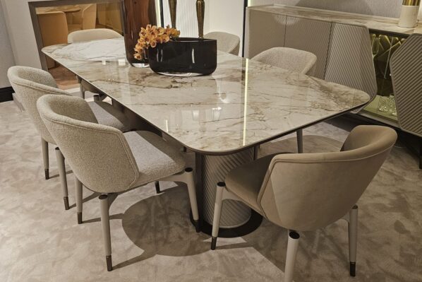Essenza Dining Table